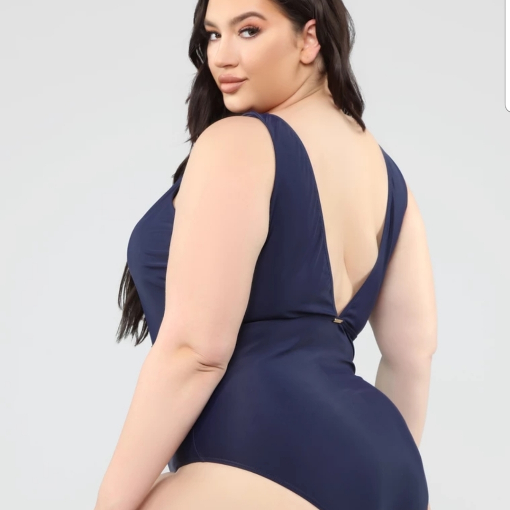 Bathing suit - Picture 3 of 3